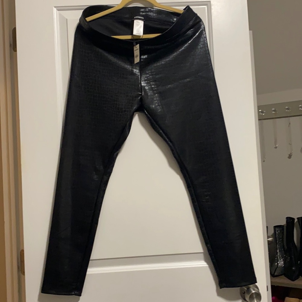Express leggings pattern blk new